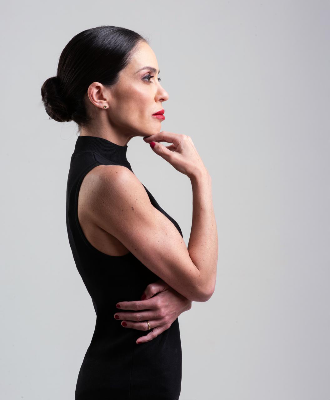 Dra. Michelle Brys em retrato de perfil